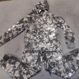 Very comfortable black set for women and men